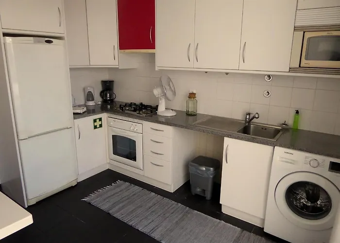 2stay- A0 Πόντα Ντελγκάντα